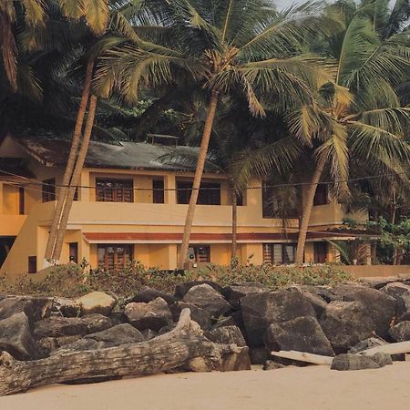 Kizhunna Rock Beach House Каннур Экстерьер фото